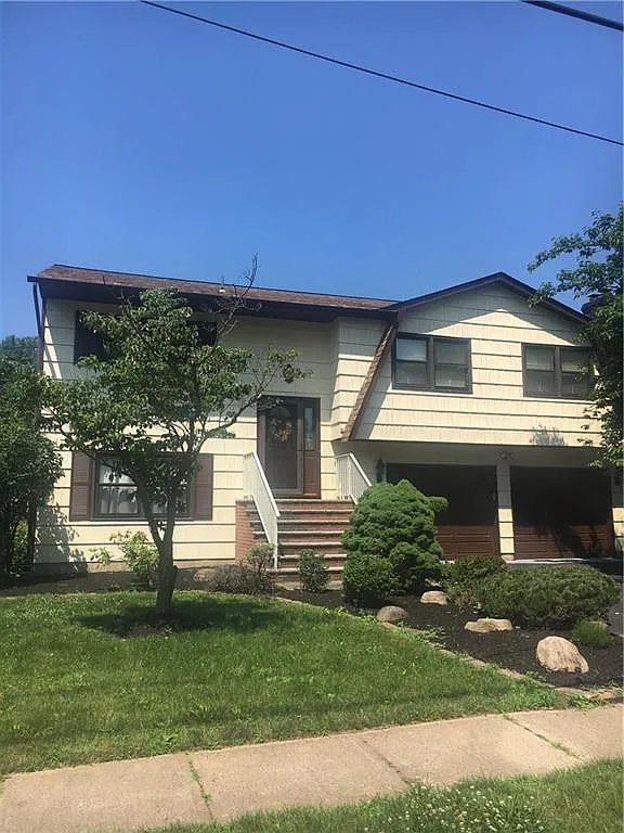 173 Mundy Ave photo 1