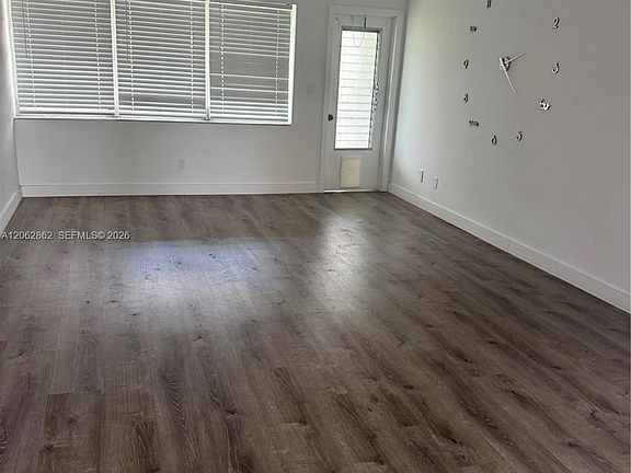 4th image of 19001 NE 14th Ave APT 312