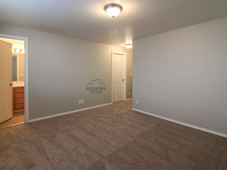 4811 Cleveland Ln — Photo 6
