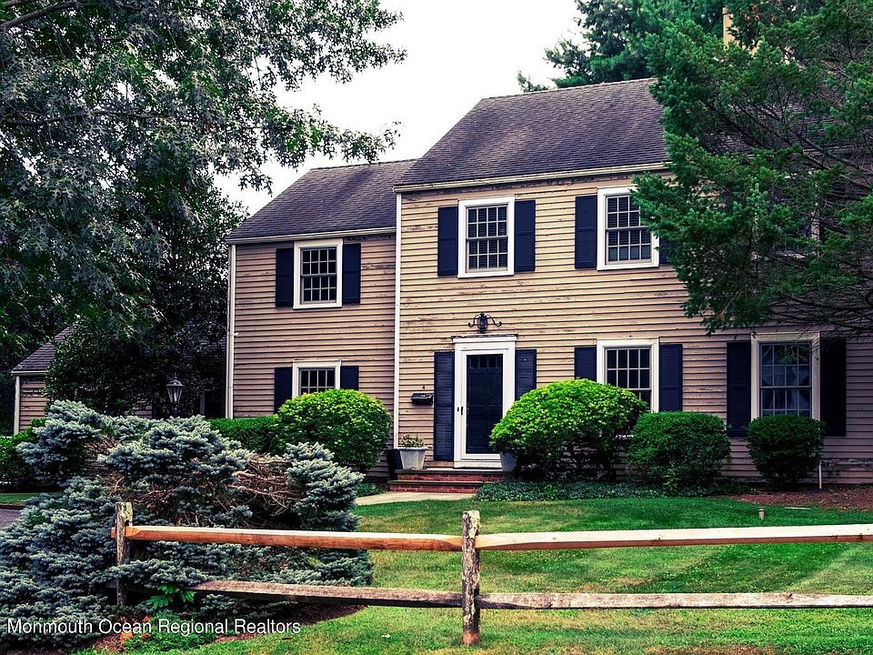 1st image of 4 Dogwood Lane