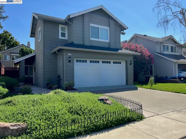 3743 Kamp Dr, Pleasanton, CA 94588