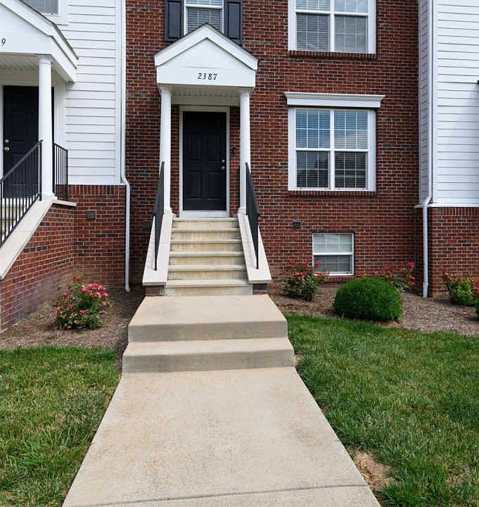 1st image of 2387 Aristocracy Cir