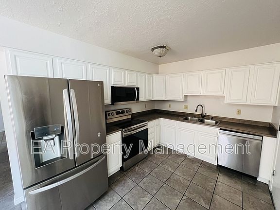 5th image of 6063 Redlands Rd NW
