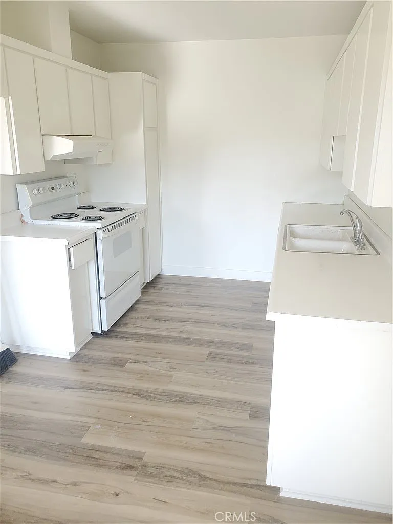 1 bed, 900 sqft, $2,195 — Photo 2
