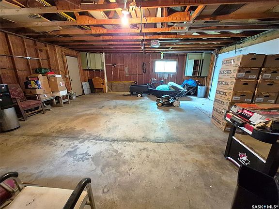 5th image of 738 Bertrand Ave
