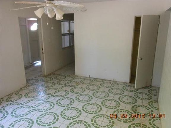 3rd image of 670 64th Ave S