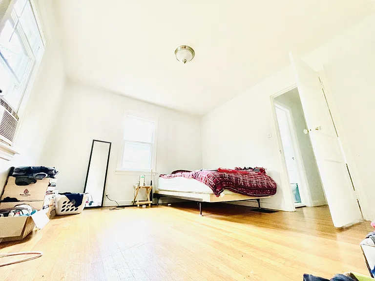 5850 Primrose Ave — Photo 7