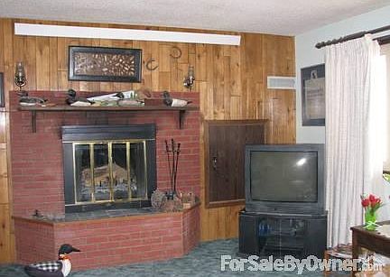 Room for a large table - 6 foot doorway + into sunroom