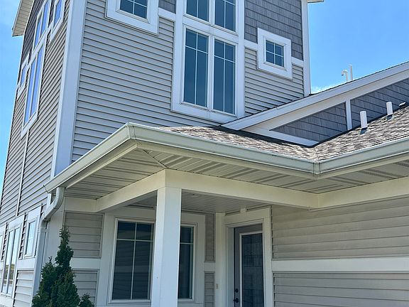 2nd image of 2621 Bay Harbor Cir