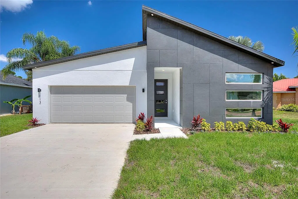 4 bed, 2.0 bath, 1790 sqft, $2,095 — Photo 1