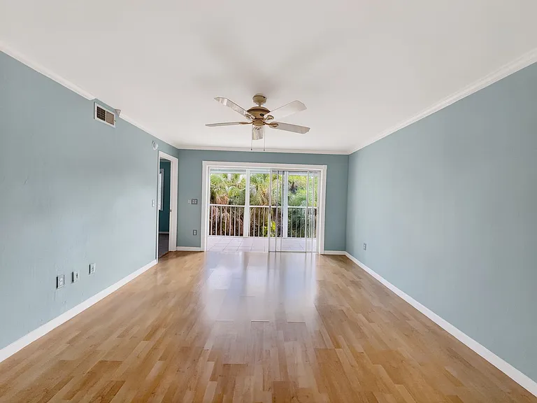 3041 Sandpiper Bay Cir #H201 — Photo 17