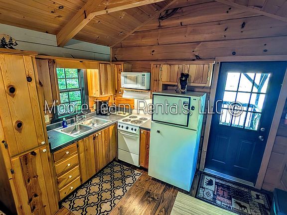 3rd image of 31 Cabin Row #1
