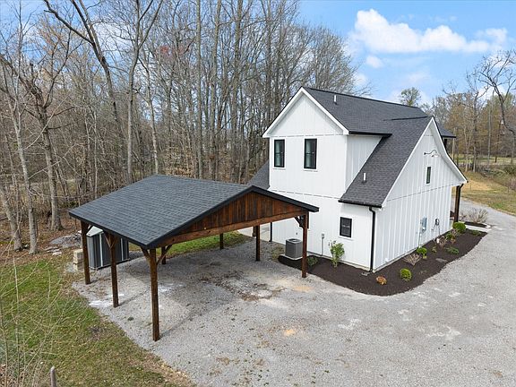 4th image of 927 Koble Dr