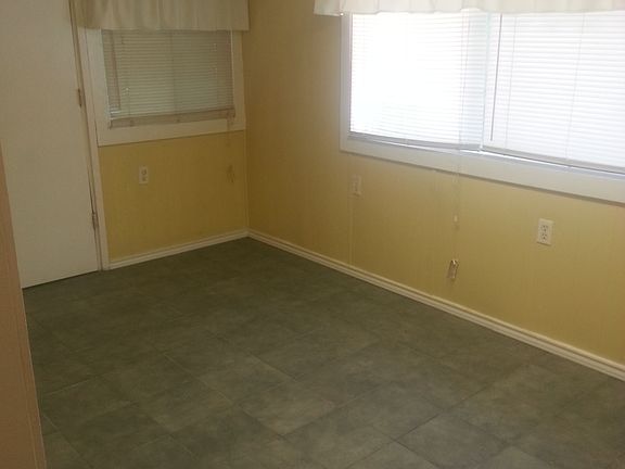 3rd image of 1512 Rosebud Ave
