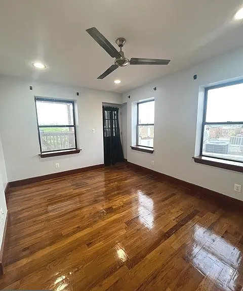 914 Whitelock St — Photo 12