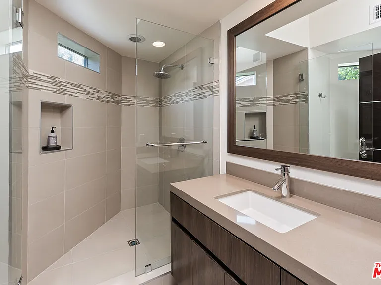 2826 Las Alturas St — Photo 32