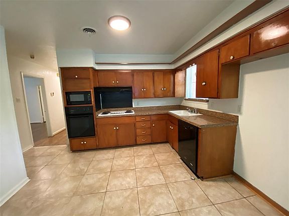 4th image of 1824 Myrtlewood Dr