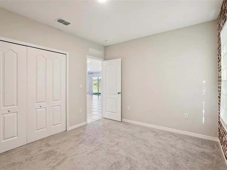 2410 Park Ave — Photo 17
