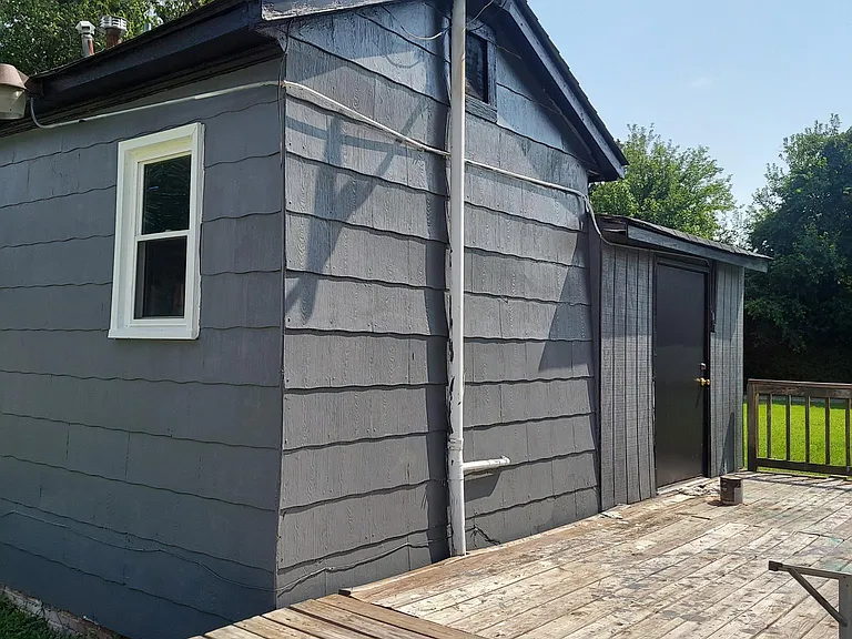 102 Byrd St — Photo 3