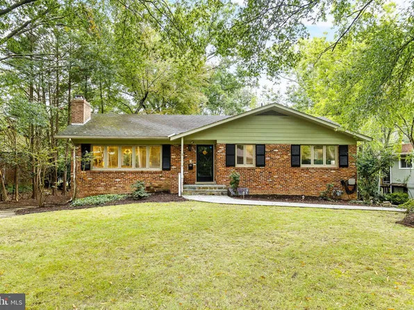 3708 Tollgate Ter, Falls Church, VA 22041
