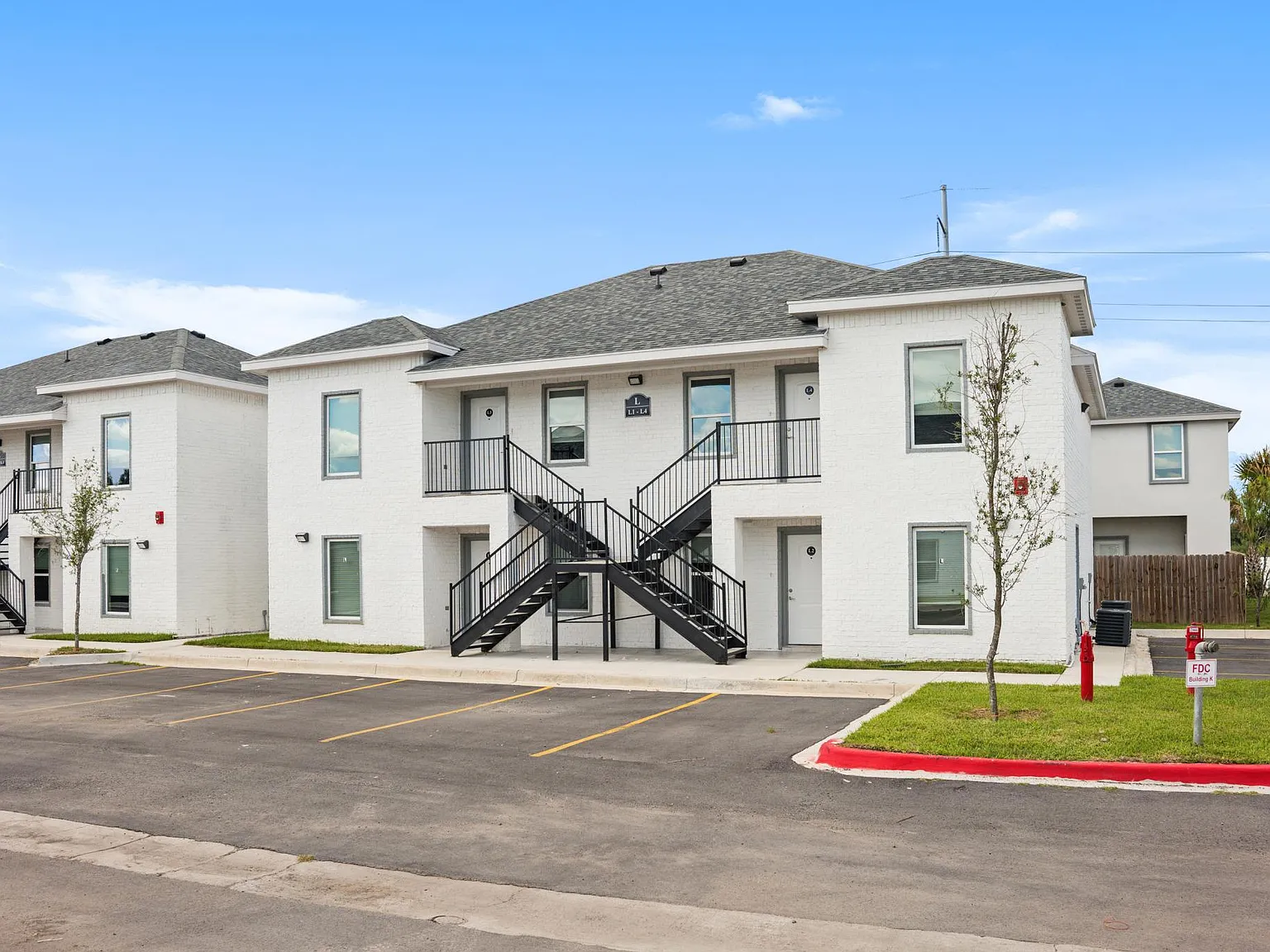 Amarville Apartments and Townhomes — Photo 2