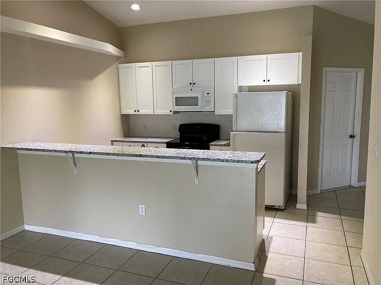 429 SE 24th Ave — Photo 5