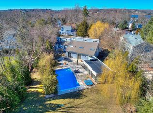 7 Haggers Ln, Fair Haven, NJ 07704