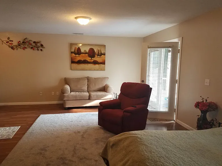 River Cove Ln — Photo 6
