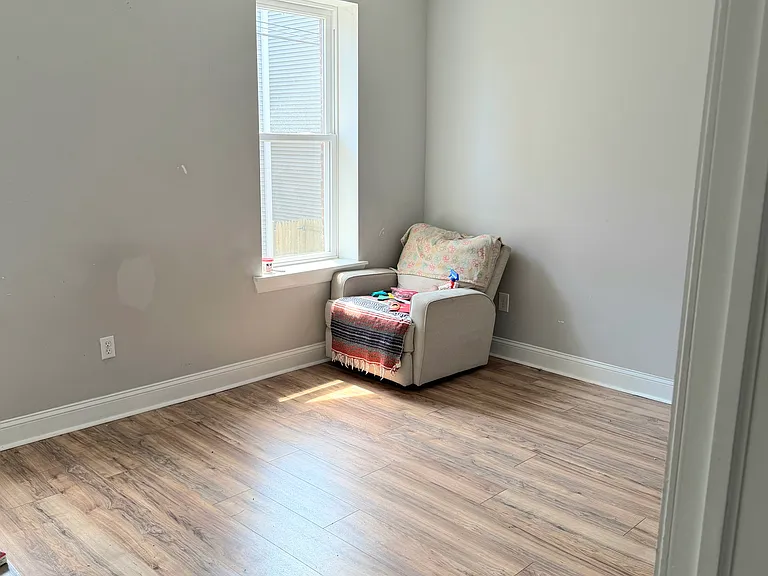 Bedroom for rent