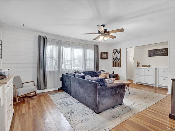 5th image of 2642 Clovermere Road