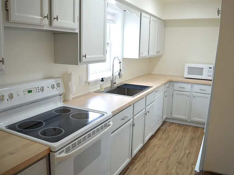 328 N Allen St #1 — Photo 21