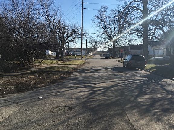 5th image of 644 Marion Ave