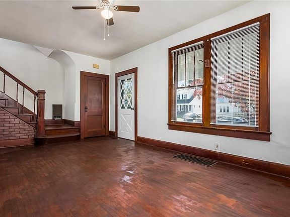 2nd image of 621 Merrick Ave