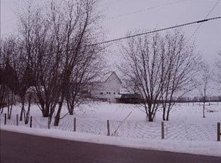 18612 Hebron Rd, Harvard, IL 60033