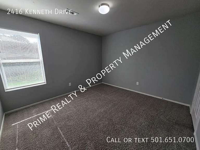 2416 Kenneth Dr — Photo 8