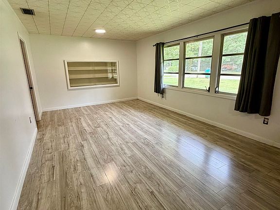 5th image of 803 E Horner St