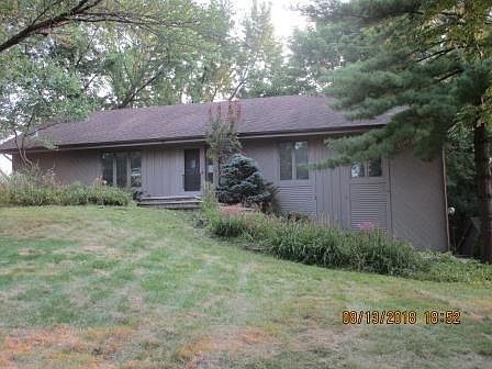 2nd image of N71W27089 Meadow Wood Ln