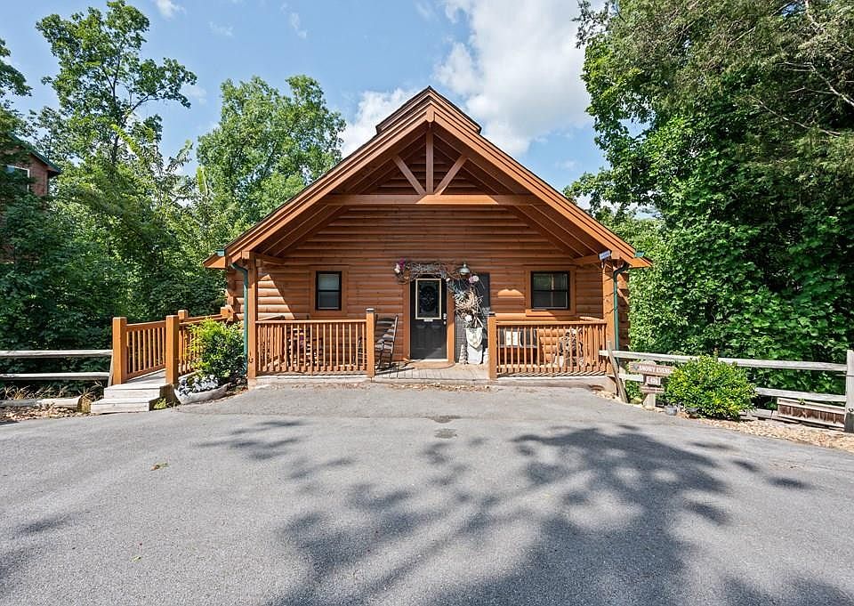 1st image of 426 Alpine Mountain Way