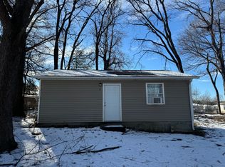 810 S Maple St #9, Cambria, IL 62915