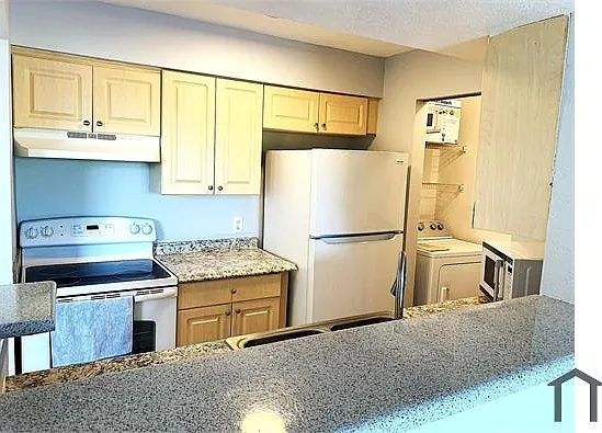 2929 Winkler Ave #1018 — Photo 7