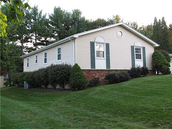 4th image of 11 Parkland Dr
