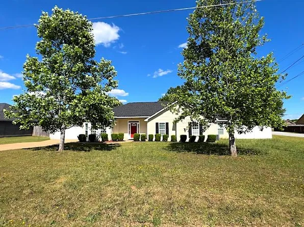 32 Honeysuckle Way, Fort Mitchell, AL 36856
