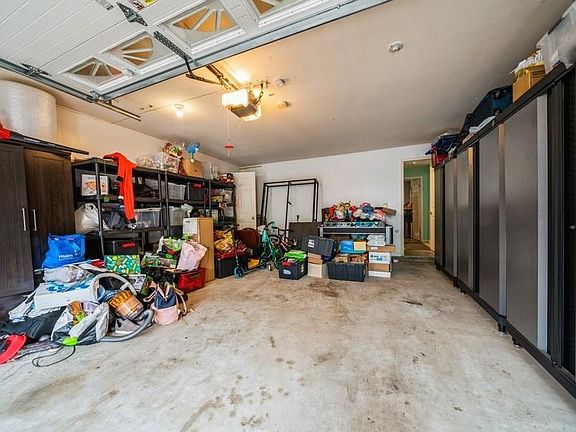 4th image of 161 W 53rd St