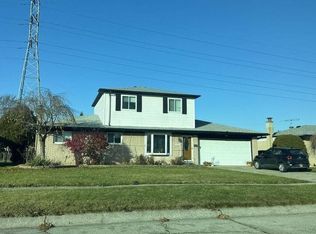 33323 McCoy Dr, Sterling Heights, MI 48312