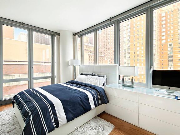 3rd image of 310 W 52nd St APT 11B