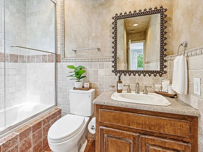 4556 Belclaire Ave — Photo 35