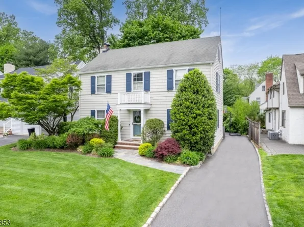 59 Elmwood Pl, Millburn Twp., NJ 07078