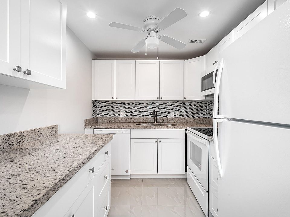 1st image of 219 Markham K #219