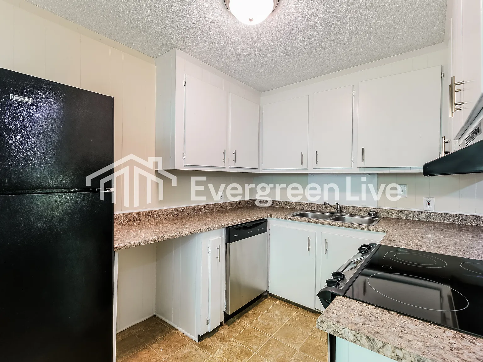 3 bed, 2.0 bath, 1320 sqft, $1,395 — Photo 2