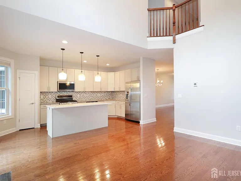 10 Gonzalez Dr — Photo 10